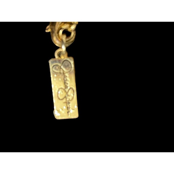 Jessica Simpson Bangle Bracelet Chain Dangle Feather Be Inspired- Gold Toned - Picture 4 of 6